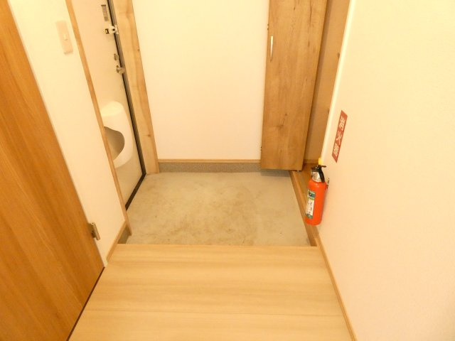 ROTHTLE（ロストル）の玄関