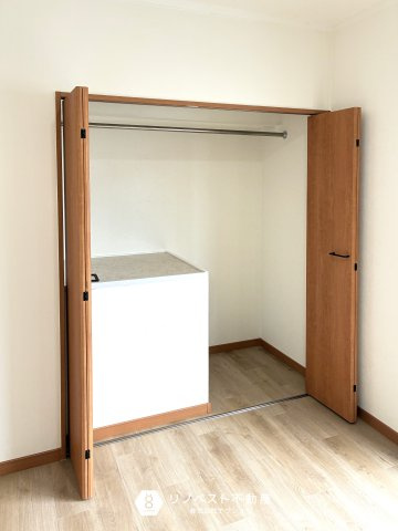 東大阪市加納8丁目中古戸建の収納|ハンガーパイプ付きなのでお洋服の整理にも役立ちます！