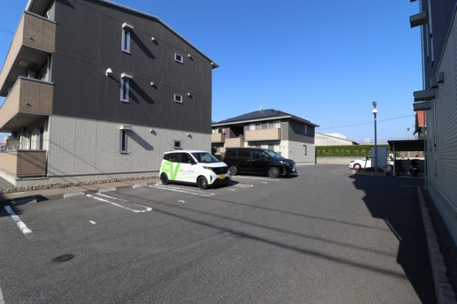 Ｆｏｒｅｓｔ　ＶａｌｌｅｙⅢ　B棟の駐車場