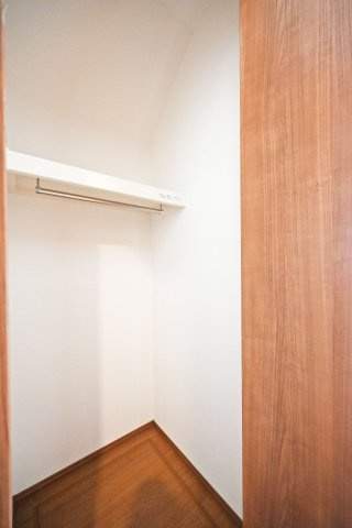 ハートフルタウン伊丹荻野4丁目新築一戸建ての収納|全居室に収納が付いているため、各部屋がすっきり片付き、お掃除も楽になります。