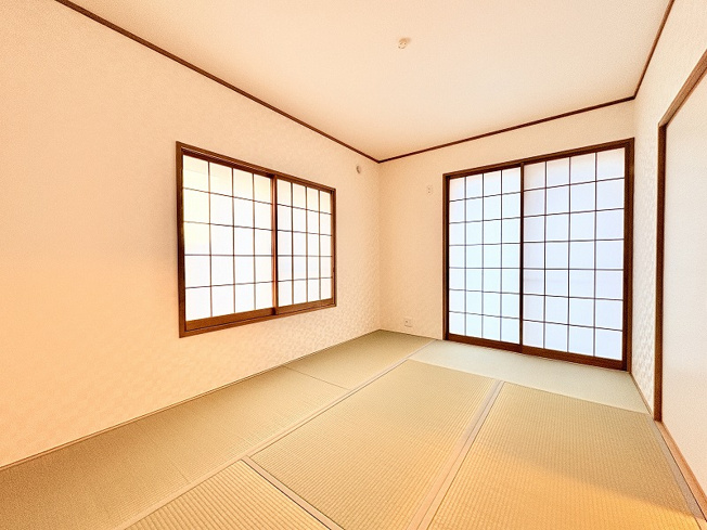 【和室】 | 新座市片山3丁目　中古一戸建住宅　(保谷店) | 1階6.0帖/横になってくつろいだり、お子様と遊んだり、お客様を迎えたりと様々な場面で活躍する和室。