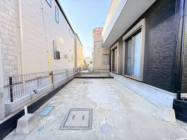【前面道路含む現地写真】 | 新座市片山3丁目　中古一戸建住宅　(保谷店) | スーパーまで徒歩6分なので毎日のお買い物も快適