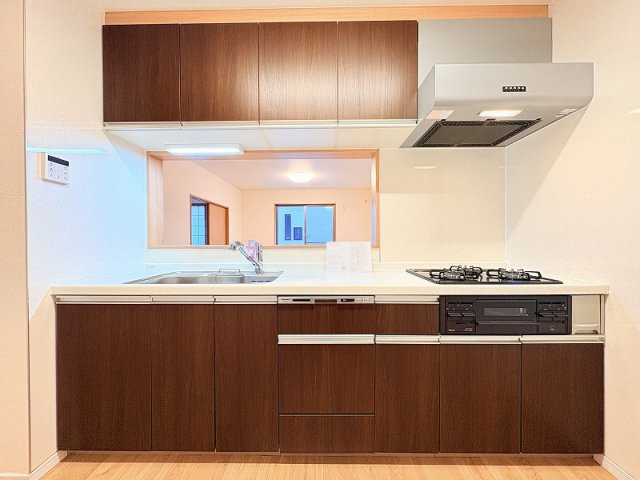 【キッチン】 | 新座市片山3丁目　中古一戸建住宅　(保谷店) | お子様を見守りながら、ご家族と会話しながらお料理ができます。