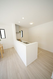 【前面道路含む現地写真】 | 【仲介手数料無料！！】府中市日新町5丁目　新築戸建て（全19棟）B号棟　5390万円 | 令和7年11月28日撮影