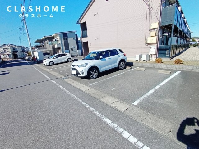 アンプルールリーブルＷｉｎｇ　　　刈谷市近郊の賃貸はクラスホーム刈谷店の駐車場