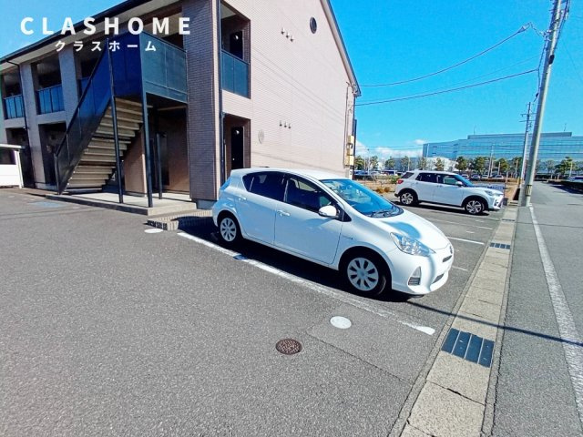 アンプルールリーブルＷｉｎｇ　　　刈谷市近郊の賃貸はクラスホーム刈谷店の駐車場