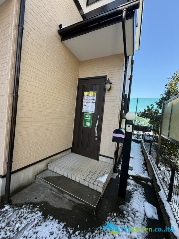 平塚市四之宮4丁目　中古戸建の玄関