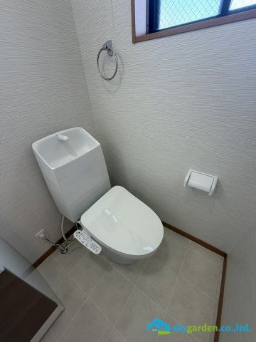 平塚市四之宮4丁目　中古戸建のトイレ