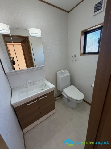 平塚市四之宮4丁目　中古戸建のトイレ