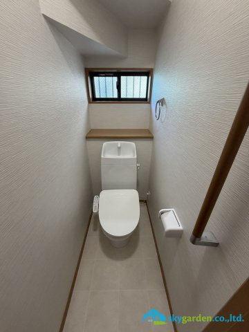 平塚市四之宮4丁目　中古戸建のトイレ