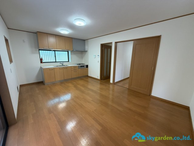 平塚市四之宮4丁目　中古戸建の居間・リビング