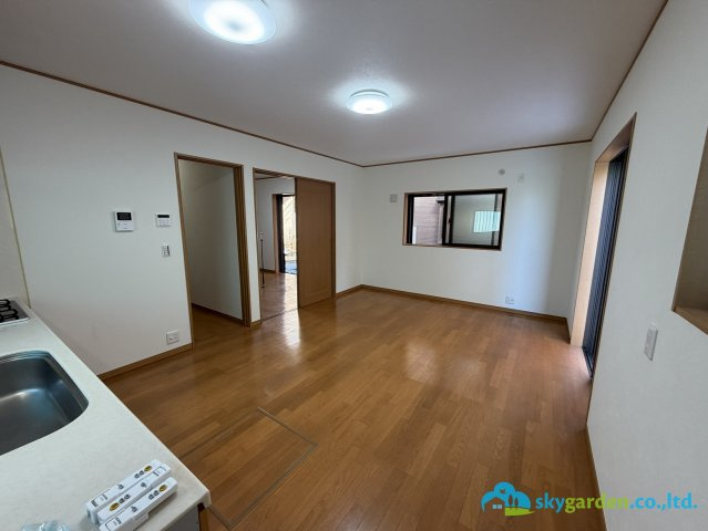 平塚市四之宮4丁目　中古戸建の居間・リビング