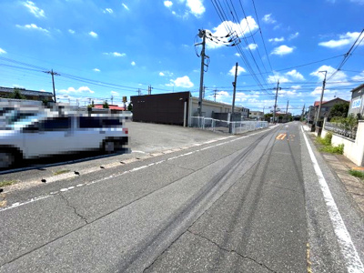 【前面道路含む現地写真】 | 邑楽郡大泉町坂田5丁目 南庭 5SLDK