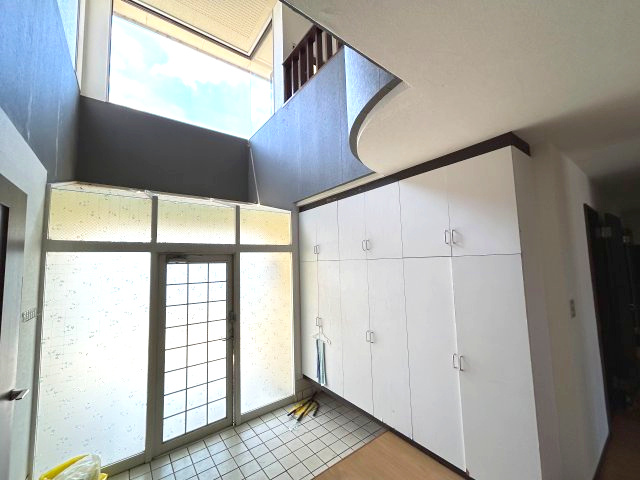 【玄関】 | 邑楽郡大泉町坂田5丁目 南庭 5SLDK