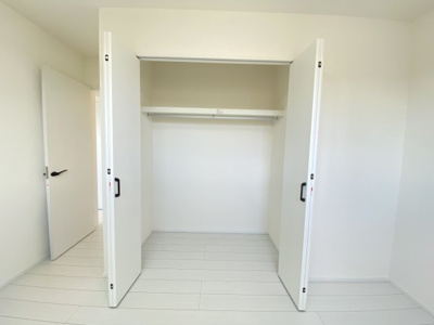 【収納】 | 八重瀬町東風平Ⅲ（全2棟）1号棟 | ※同施工会社写真です　