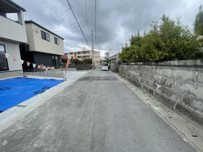 【前面道路含む現地写真】 | 八重瀬町東風平Ⅲ（全2棟）ラスト1号棟 | ※西側公道5.1m♪