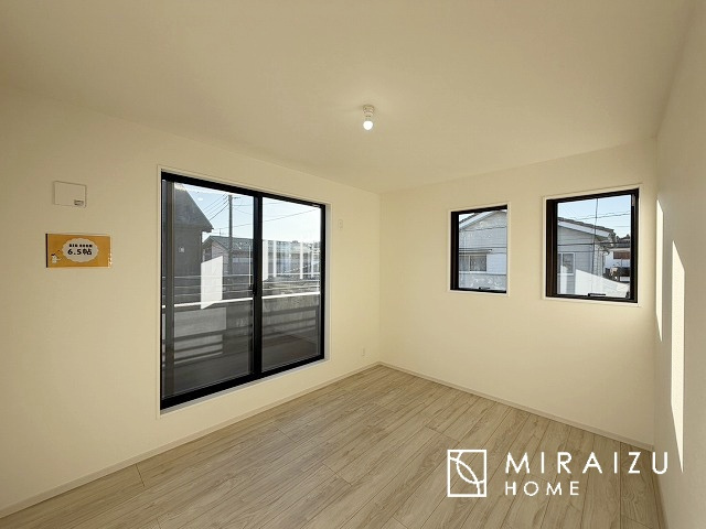 【寝室】 | 暮らしやすさを考えたプランで快適な現地ロケーションを実現。安らぎに満たされる、ゆとりのある日々を過ごせます♪