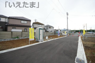 【前面道路含む現地写真】 | 【仲介手数料無料！！】府中市日新町5丁目　新築戸建て（全19棟）I号棟　4690万円 | 令和７年10月20日撮影　建築中