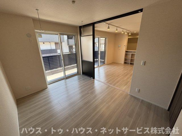 プラヴールのその他