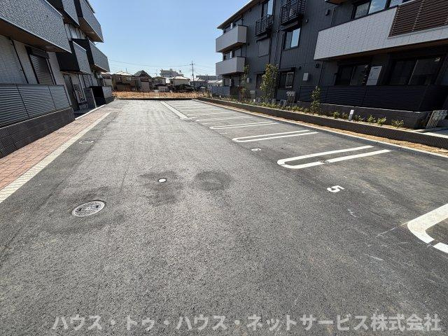 プラヴールの駐車場