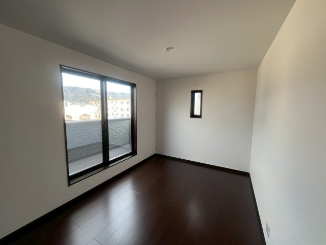 八尾市山本町南3丁目新築戸建の洋室