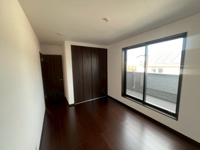 八尾市山本町南3丁目新築戸建の洋室