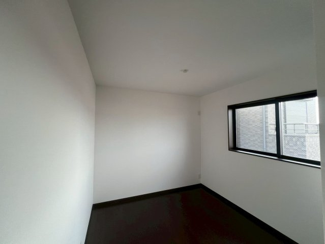 八尾市山本町南3丁目新築戸建の洋室