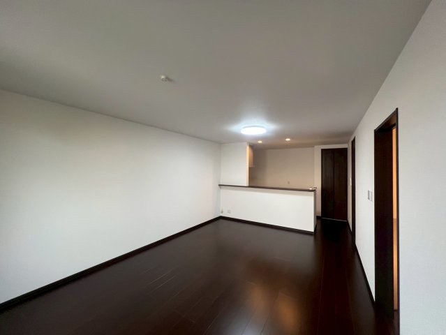 八尾市山本町南3丁目新築戸建の居間・リビング