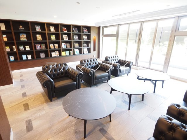 【その他共用部分】 | ヴェレーナ横浜戸塚グランラルジュ | 建物内ロビーです