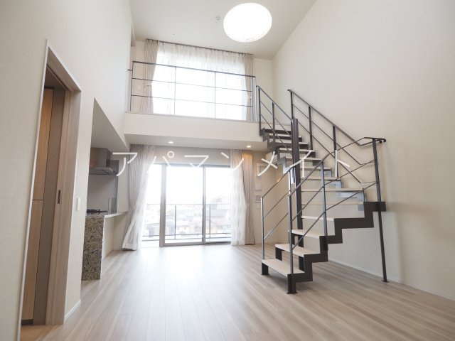 【居間・リビング】 | ヴェレーナ横浜戸塚グランラルジュ | オシャレなお部屋です！