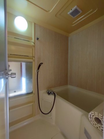 友希ハイツの浴室