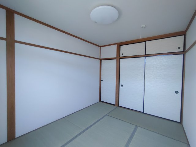 友希ハイツの和室