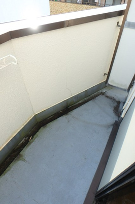 【バルコニー】 | パールハイムアライ | バルコニーは南西向きで陽当たり良好！お洗濯物を干したり、気分転換をするにもおすすめです☆