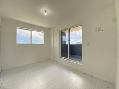 【洋室】 | 八重瀬町東風平Ⅲ（全2棟）2号棟 | ※同施工会社写真です　