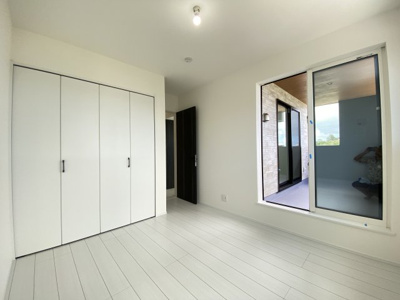 【洋室】 | 八重瀬町東風平Ⅲ（全2棟）2号棟 | ※同施工会社写真です　