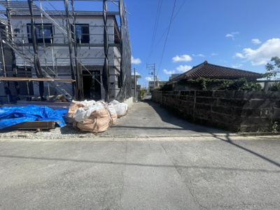 【前面道路含む現地写真】 | 八重瀬町東風平Ⅲ（全2棟）2号棟 | ※南側公道4m♪