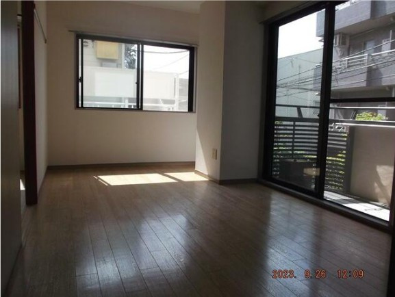 第8中島マンションの居間・リビング