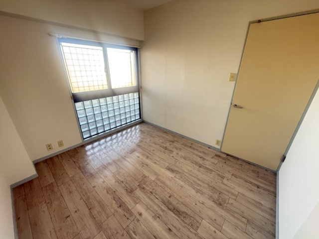 サンロイヤル新居壱番館のその他