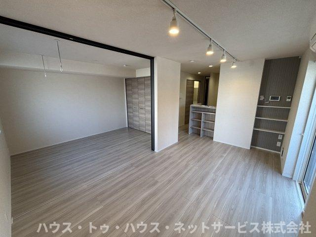 プラヴールのその他