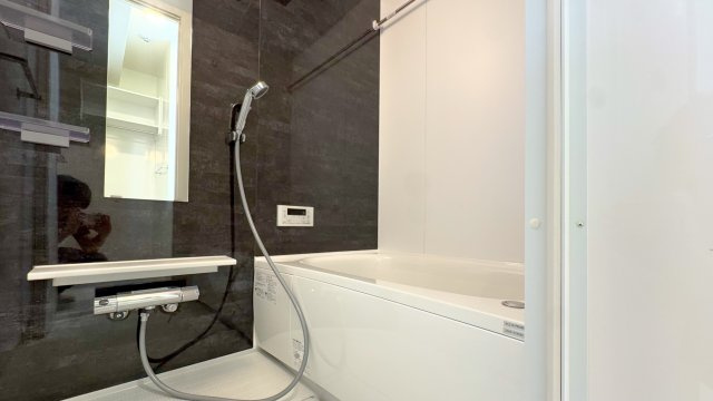 D-crinum 白銀Ⅱの浴室|※反転タイプの間取となります。