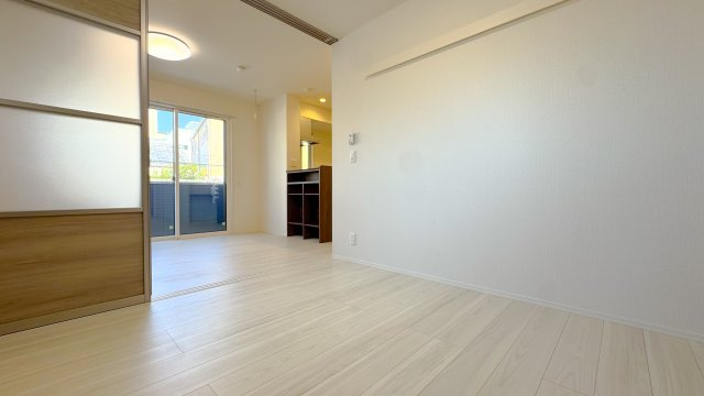 D-crinum 白銀Ⅱの洋室|※反転タイプの間取となります。