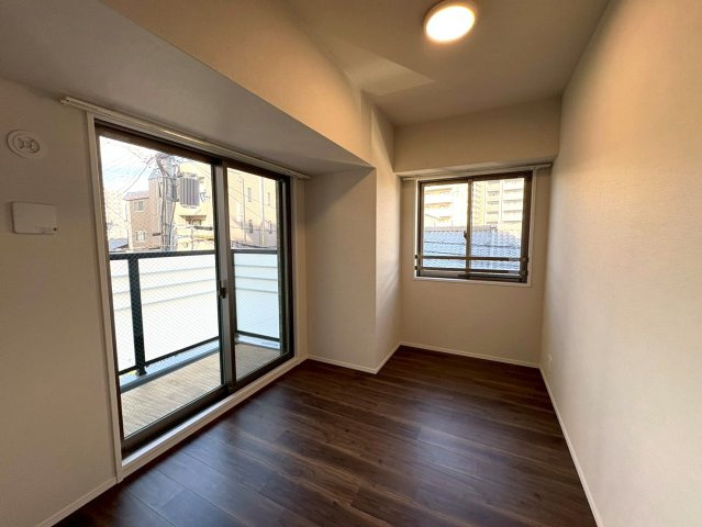 ◆２０２１年築の築浅マンション◆３沿線以上利用可能◆家具照明付き◆収納豊富◆エスリード大津京町の洋室|洋室