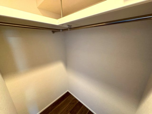 ◆２０２１年築の築浅マンション◆３沿線以上利用可能◆家具照明付き◆収納豊富◆エスリード大津京町の収納|ウォークインクローゼット