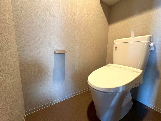 ◆２０２１年築の築浅マンション◆３沿線以上利用可能◆家具照明付き◆収納豊富◆エスリード大津京町のトイレ|トイレ