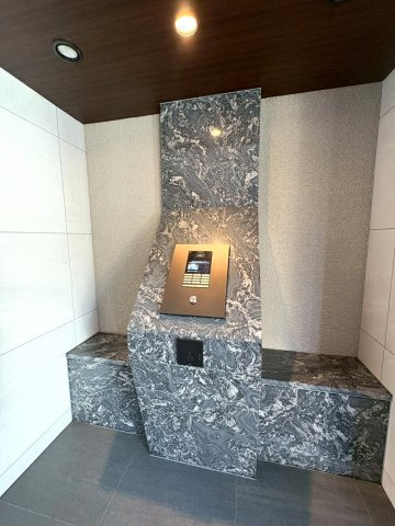 ◆２０２１年築の築浅マンション◆３沿線以上利用可能◆家具照明付き◆収納豊富◆エスリード大津京町のその他|オートロック