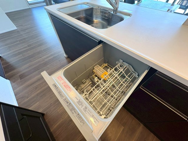 ◆２０２１年築の築浅マンション◆３沿線以上利用可能◆家具照明付き◆収納豊富◆エスリード大津京町のキッチン|食器洗浄機