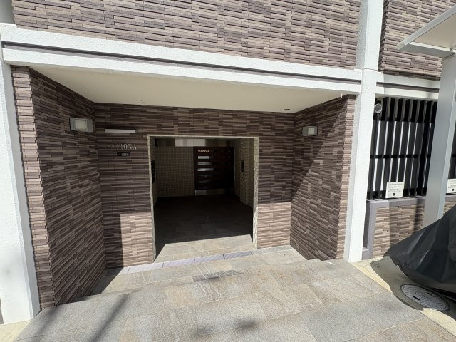 ヴォロナのエントランス