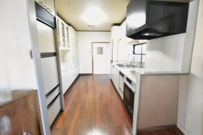 【キッチン】 | 肝属郡東串良町池之原　中古戸建 | AI家具消しを使用しています。
