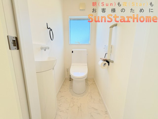 【サンスターホーム】青梅市塩船　注文施工　敷地50坪　並列3～4台駐車のトイレ