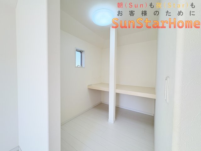 【サンスターホーム】青梅市塩船　注文施工　敷地50坪　並列3～4台駐車の収納
